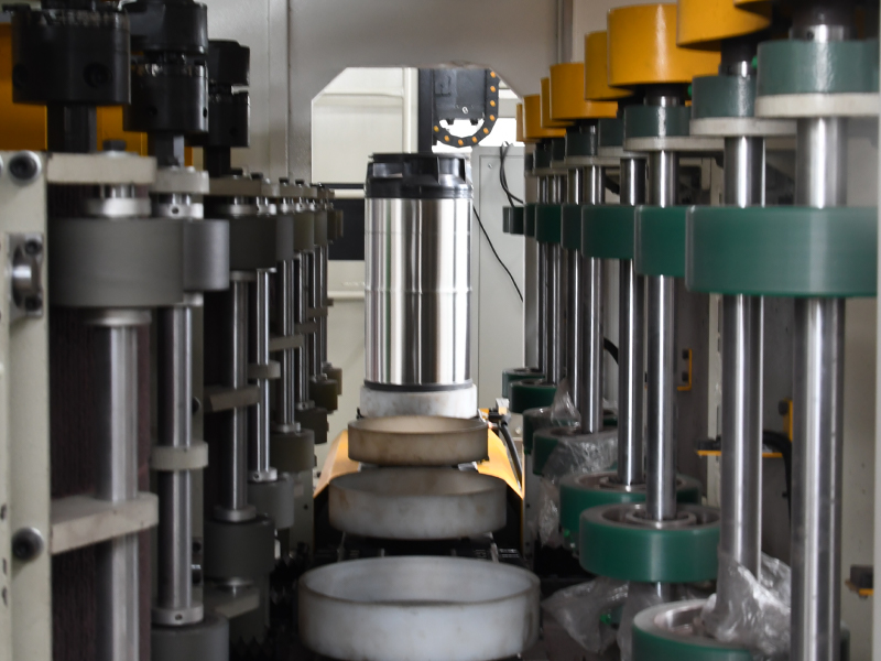beer kegs polishing machine.jpg