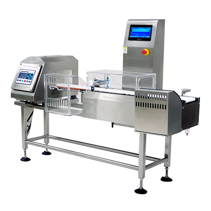 Checkweigher in combination with metal detectors