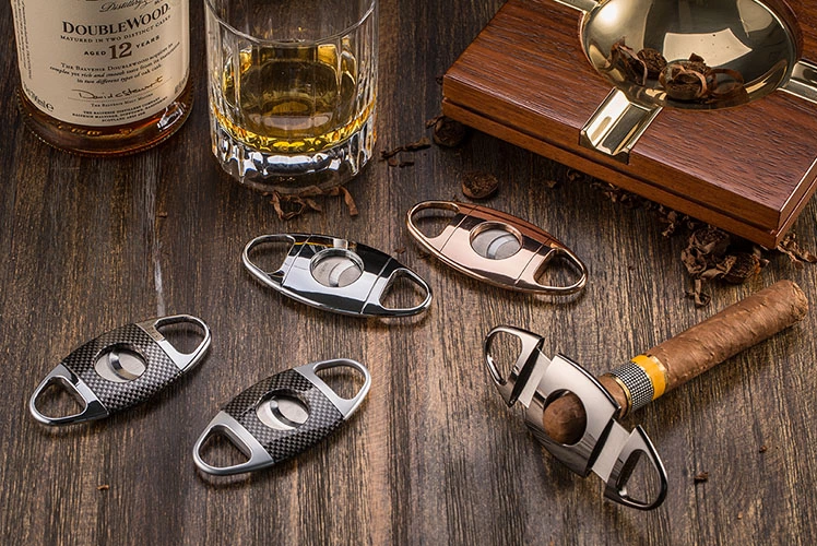 high quality sharp customized logo metal stainless steel blades portable cigar cutter6.png