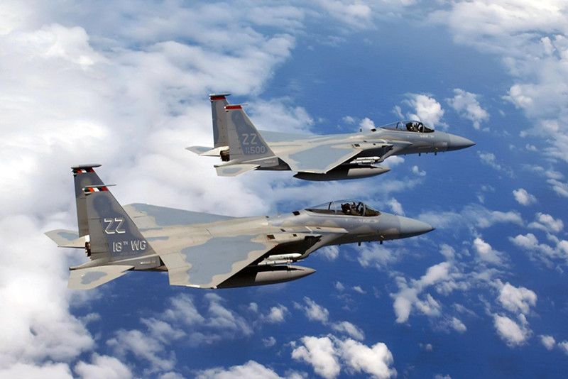 Peças de liga de titânio em F-15 Fighter.jpg