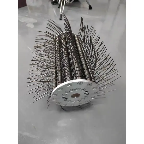 Spring steel wire brush for optimal oxide skin removal