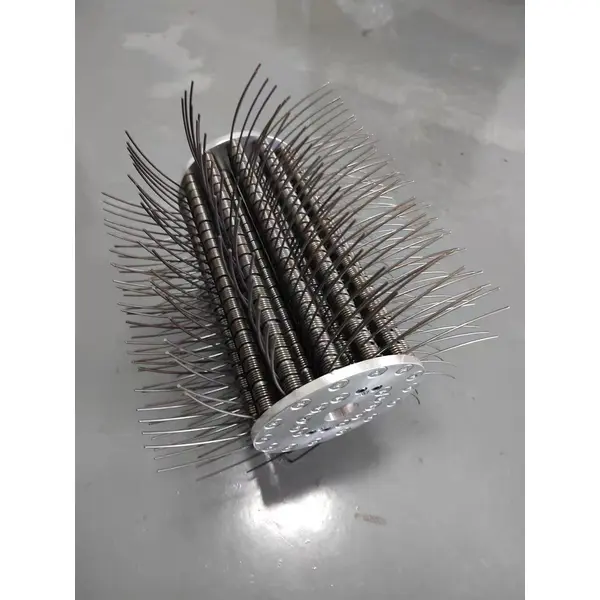 Spring steel wire brush for optimal oxide skin removal