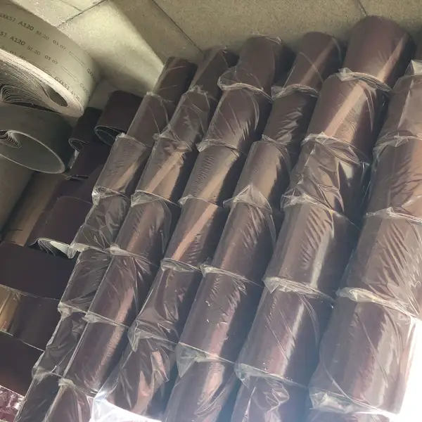 حلول صنفرة دقيقة مع أحزمة جلخ واسعة جدًا ومخصصة