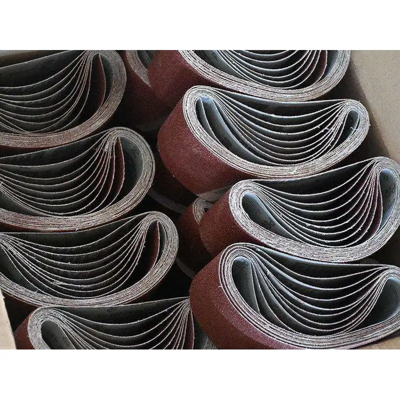 حلول صنفرة دقيقة مع أحزمة جلخ واسعة جدًا ومخصصة