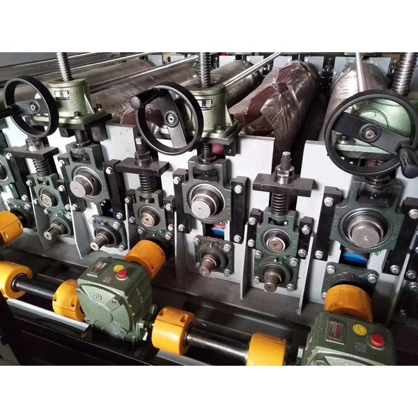 Stainless steel sheet polishing machine | Flat sheet polishing line