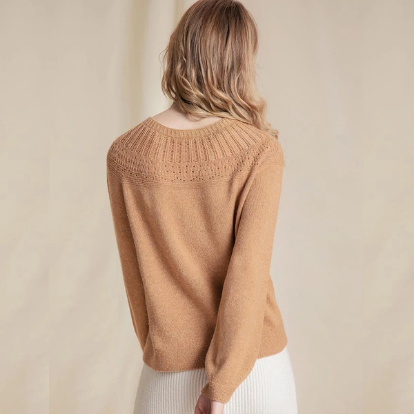 Ladies Seamless Knit Pullover Whole-garment