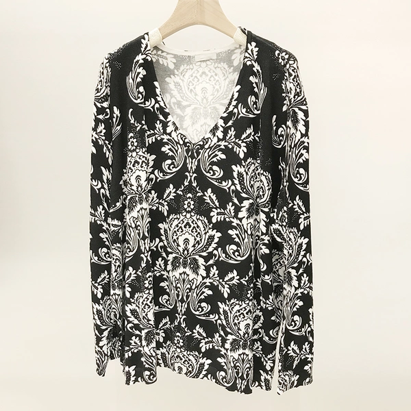 Ladies  V neck print pullover knitwear