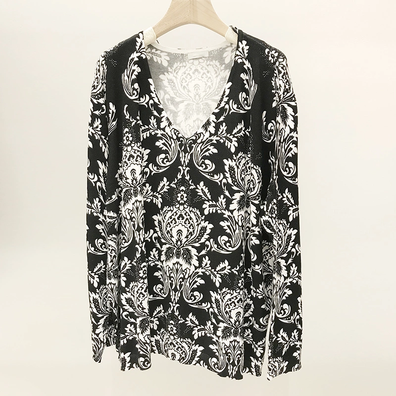Ladies  V neck print pullover knitwear