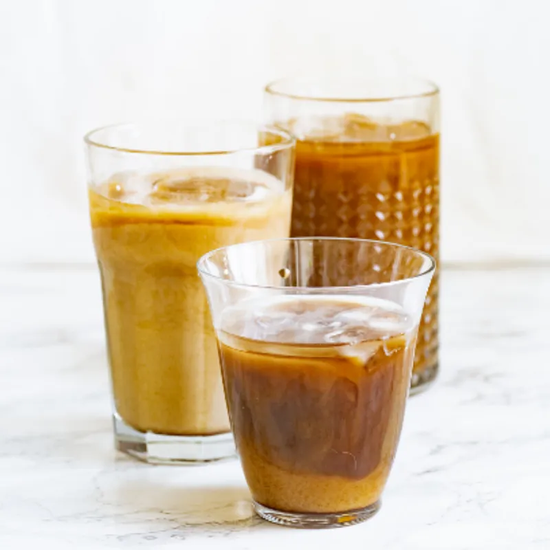 trà bong bóng nguyên liệu cà phê và trà trái cây hương vị xi-rô vani